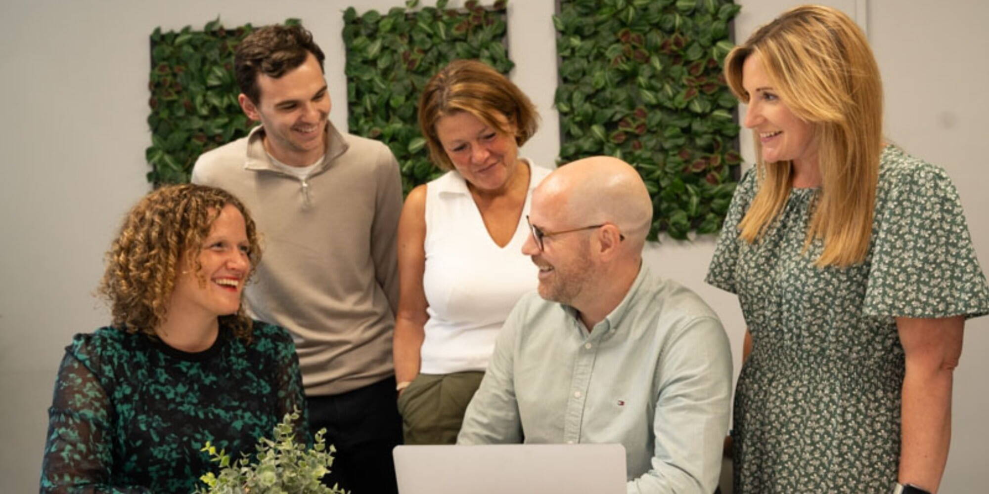 Main Banner Group of people